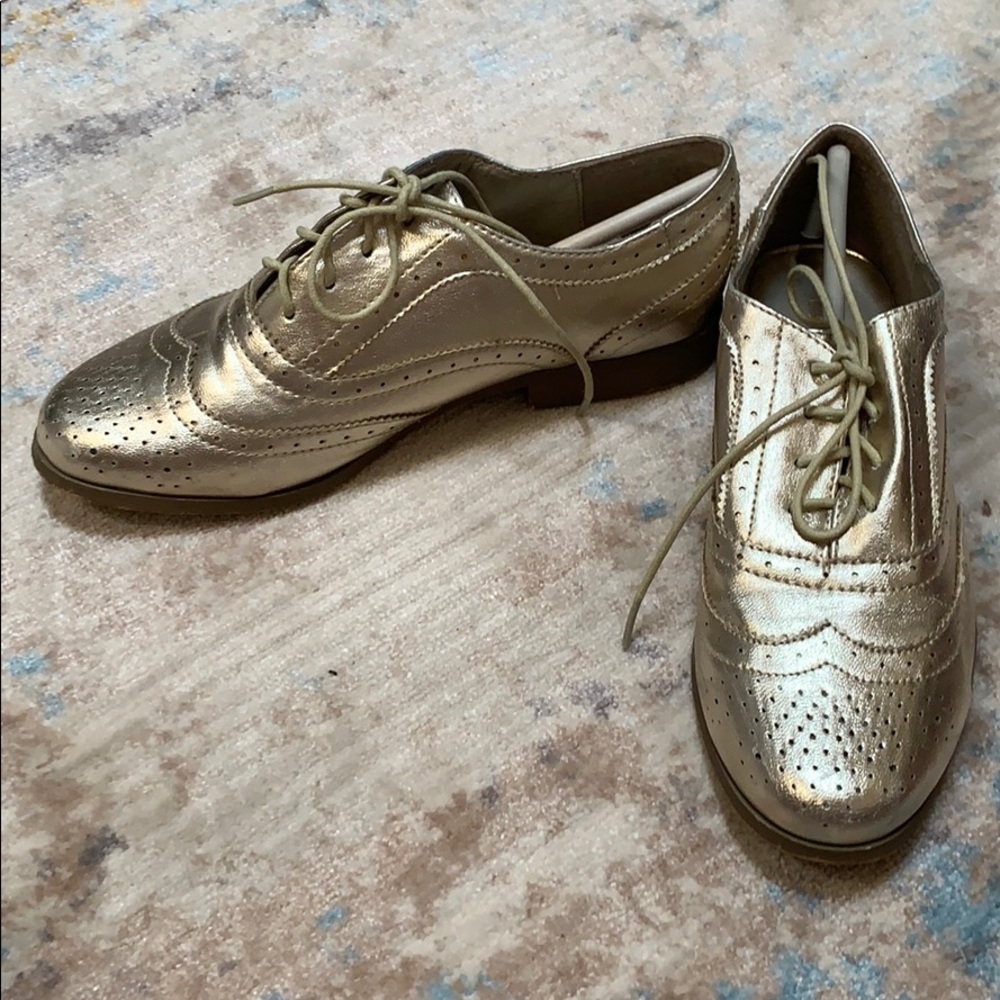 Gold shoes